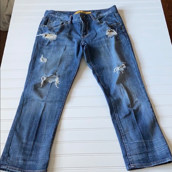 Refuge Distressed Cropped Jeans - Picture 3 of 8